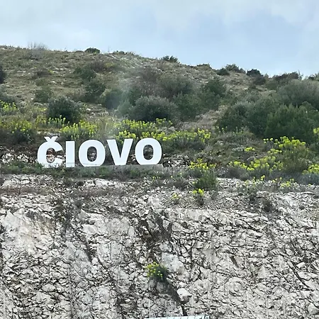 Sofrania- Panoramic Views, Pool, Hot Tub, Location! *