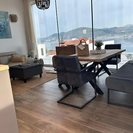 Sofrania- Panoramic Views, Pool, Hot Tub, Location! Villa