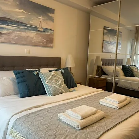 فيلة Sofrania- Panoramic Views, Pool, Hot Tub, Location!
