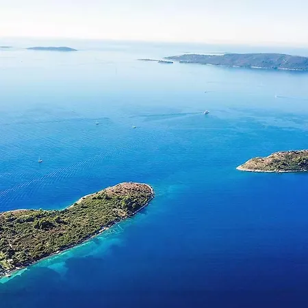 Sofrania- Panoramic Views, Pool, Hot Tub, Location! Trogir