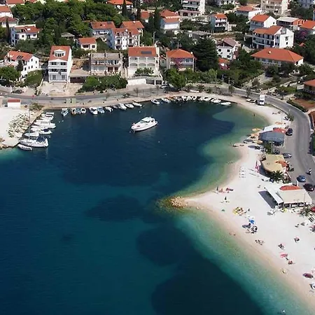 Sofrania- Panoramic Views, Pool, Hot Tub, Location!