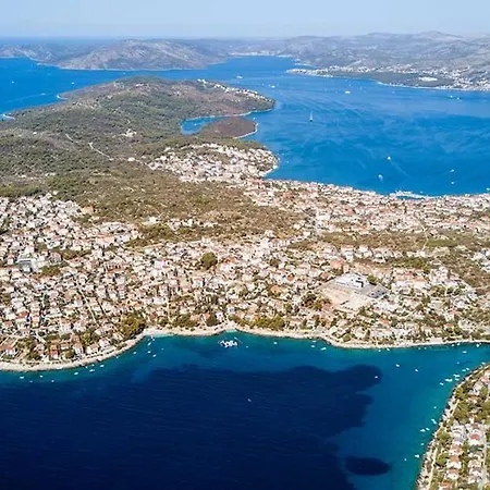 Sofrania- Panoramic Views, Pool, Hot Tub, Location!