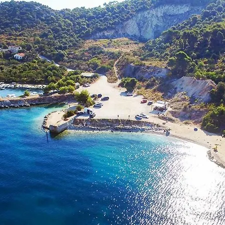 Sofrania- Panoramic Views, Pool, Hot Tub, Location! *