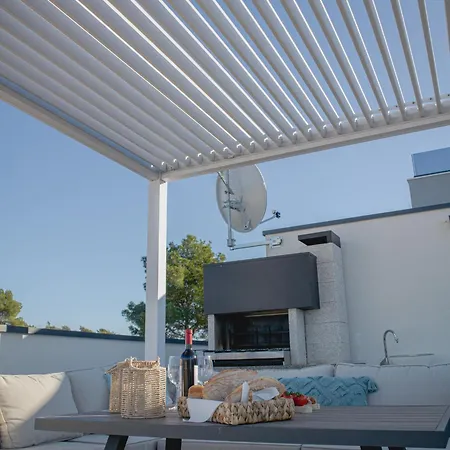 Sofrania- Panoramic Views, Pool, Hot Tub, Location! Villa