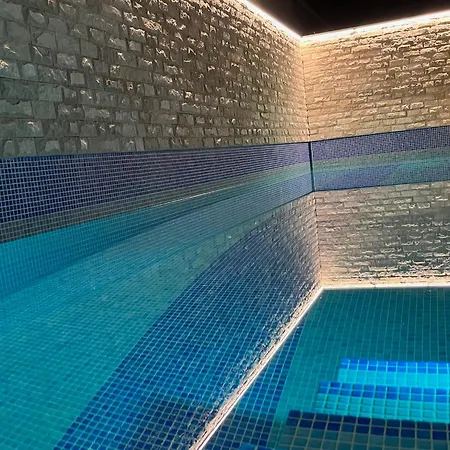 Sofrania- Panoramic Views, Pool, Hot Tub, Location! *