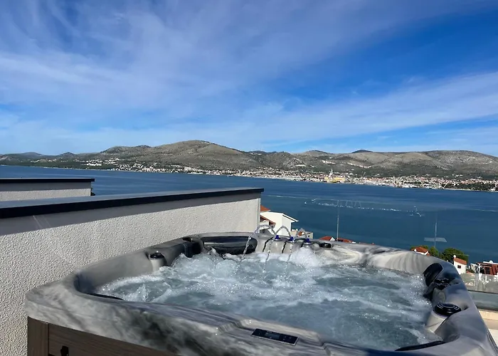 Sofrania- Panoramic Views, Pool, Hot Tub, Location! 别墅 特罗吉尔