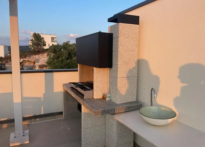 Sofrania- Panoramic Views, Pool, Hot Tub, Location! Villa