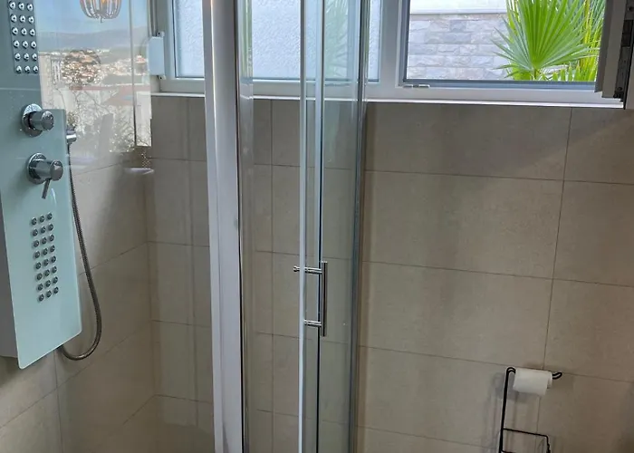 Sofrania- Panoramic Views, Pool, Hot Tub, Location! * 特罗吉尔