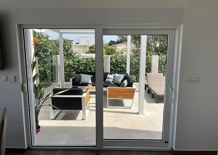 Sofrania- Panoramic Views, Pool, Hot Tub, Location! 特罗吉尔