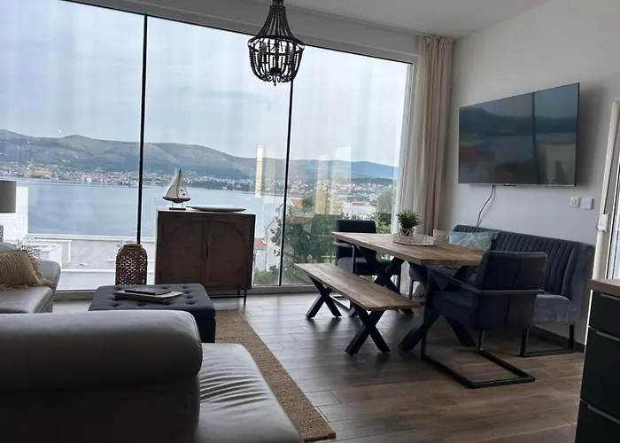 Sofrania- Panoramic Views, Pool, Hot Tub, Location! * 特罗吉尔