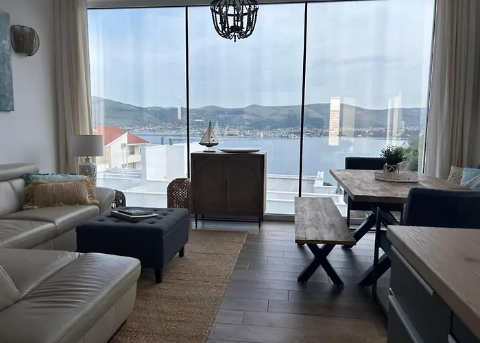 Sofrania- Panoramic Views, Pool, Hot Tub, Location! 别墅 特罗吉尔