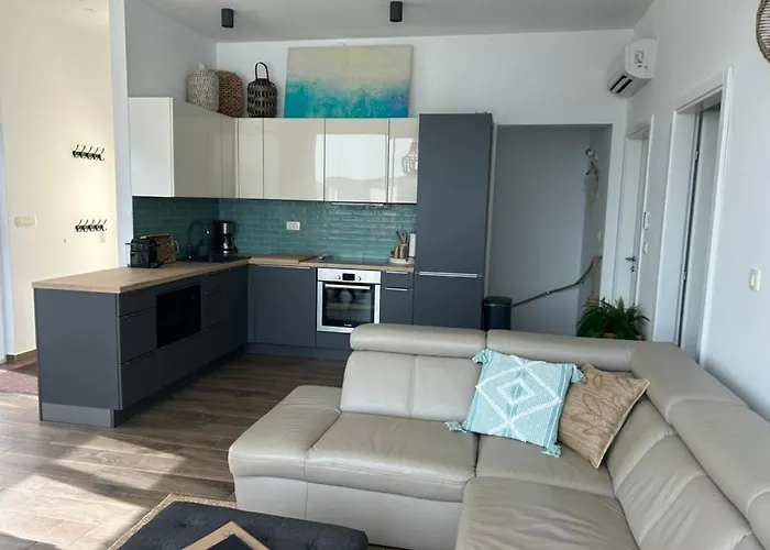 Sofrania- Panoramic Views, Pool, Hot Tub, Location! 特罗吉尔