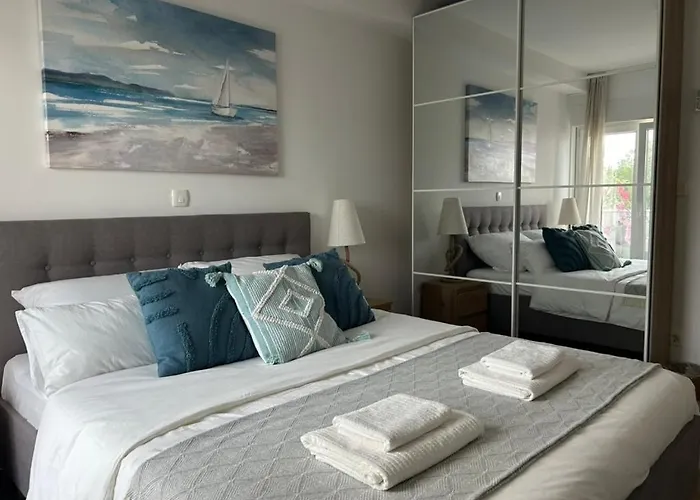 Sofrania- Panoramic Views, Pool, Hot Tub, Location! * 特罗吉尔