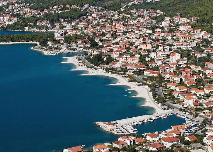 Villa Sofrania- Panoramic Views, Pool, Hot Tub, Location! *