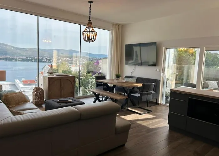 Sofrania- Panoramic Views, Pool, Hot Tub, Location! 特罗吉尔