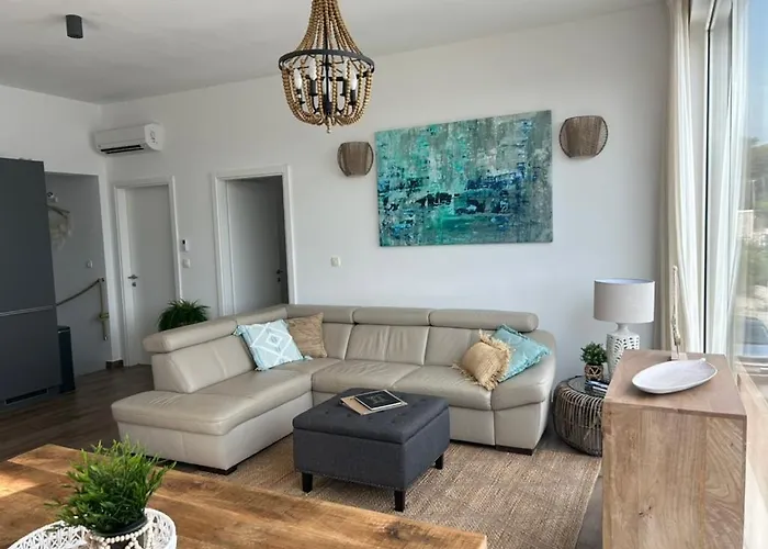 Villa Sofrania- Panoramic Views, Pool, Hot Tub, Location! *