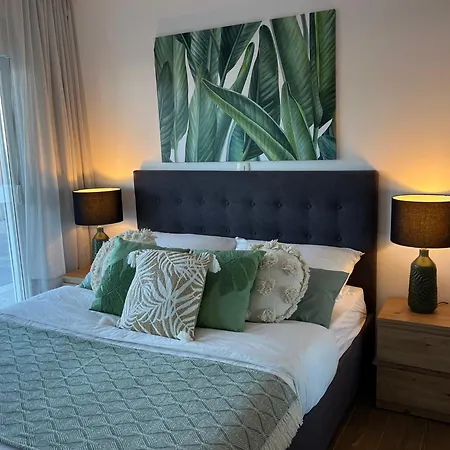 Sofrania- Panoramic Views, Pool, Hot Tub, Location! Villa *