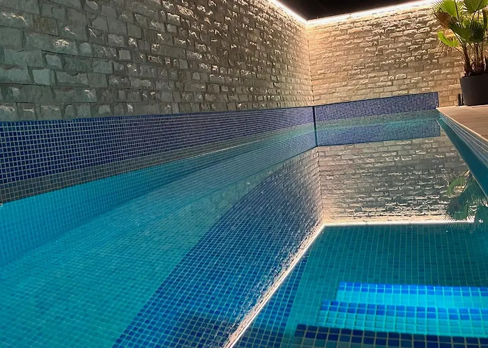 Sofrania- Panoramic Views, Pool, Hot Tub, Location! *