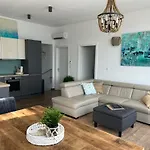 Sofrania- Panoramic Views, Pool, Hot Tub, Location! Трогир