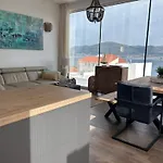 Sofrania- Panoramic Views, Pool, Hot Tub, Location! * Трогир