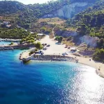 Sofrania- Panoramic Views, Pool, Hot Tub, Location! *