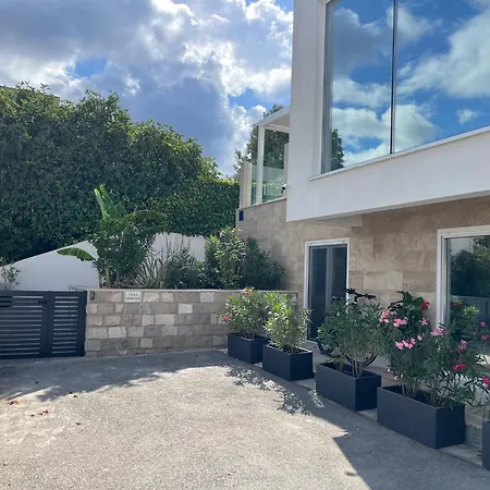 Вилла Sofrania- Panoramic Views, Pool, Hot Tub, Location! Трогир